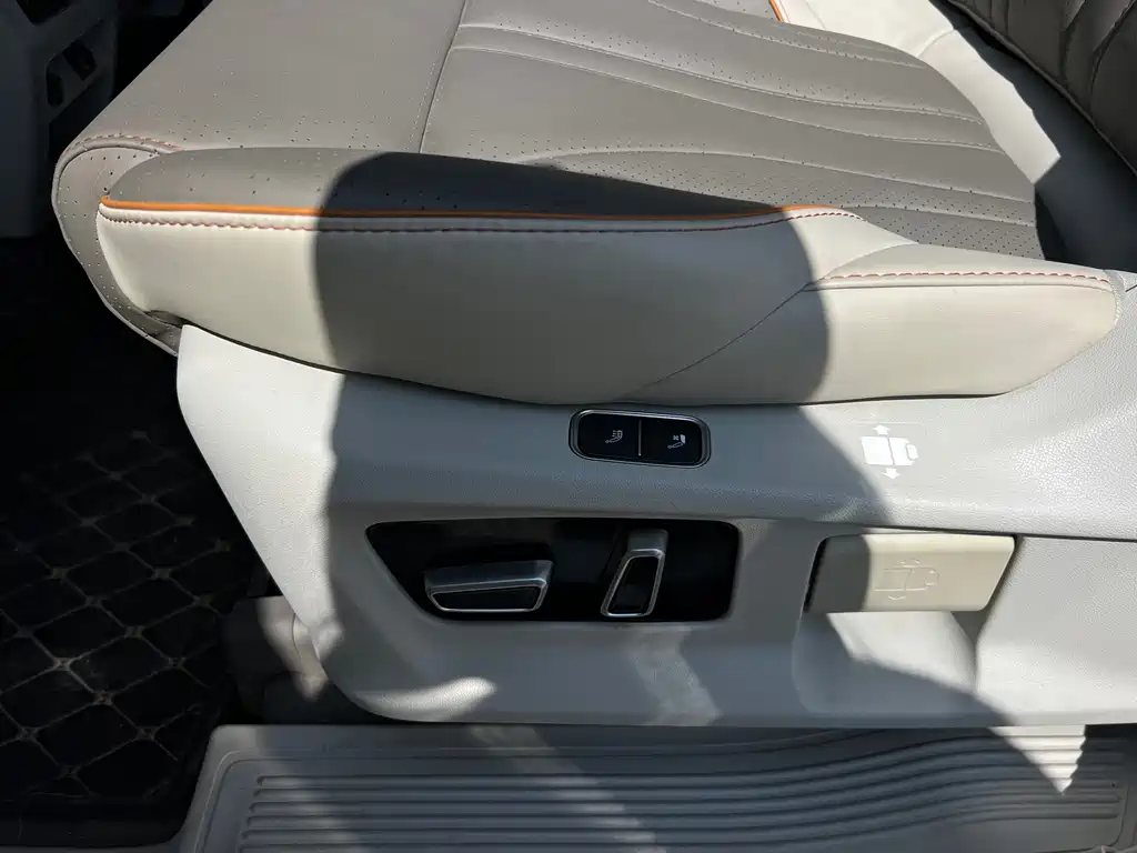Fengxing Yacht 2022 1.5T DCT Wave Chasing Edition купить на сайте DeffCars