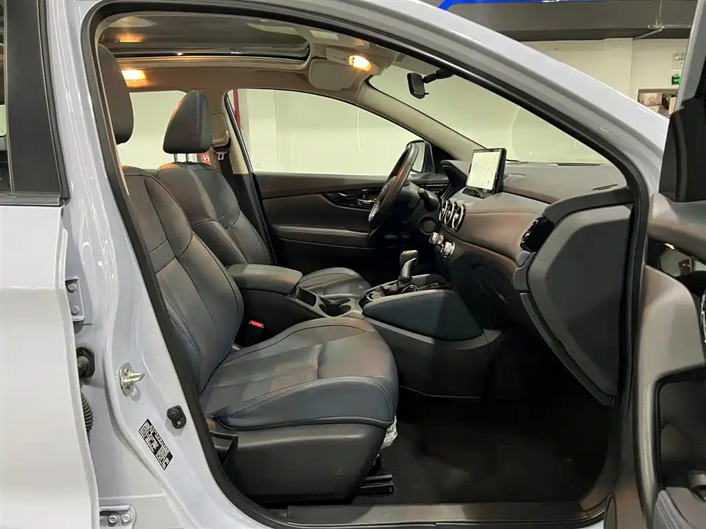 Qashqai 2025 Honor 2.0L CVT XV+ Leading Edition купить на сайте DeffCars
