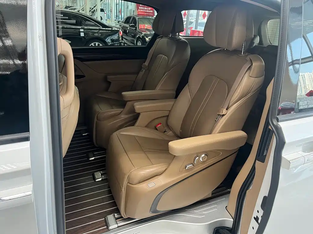 Buick GL8 2020 ES Lu Zun 653T flagship model купить на сайте DeffCars