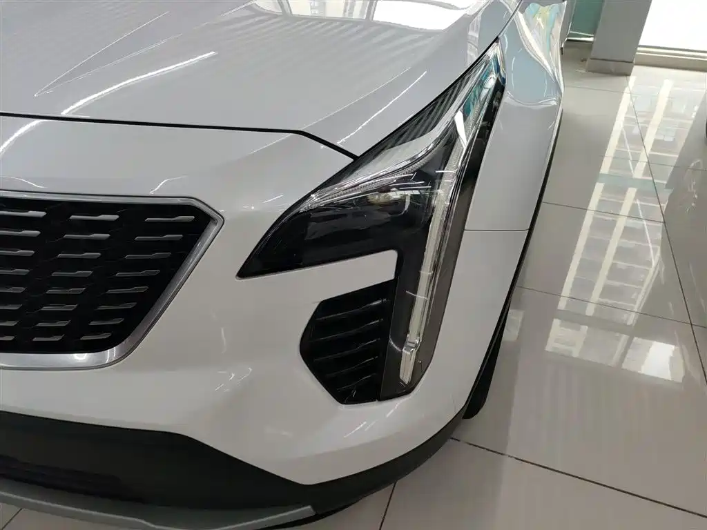 Cadillac XT4 2018 28T two-wheel drive leading model купить на сайте DeffCars