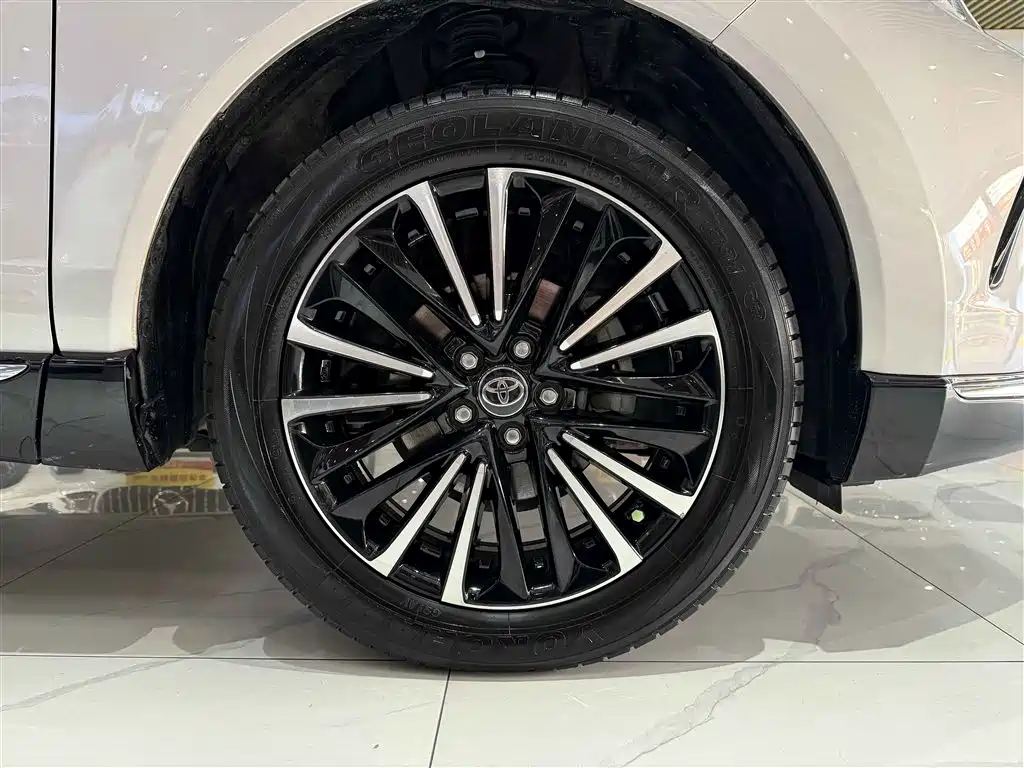 Vesa 2022 2.0L CVT two-wheel drive premium version купить на сайте DeffCars