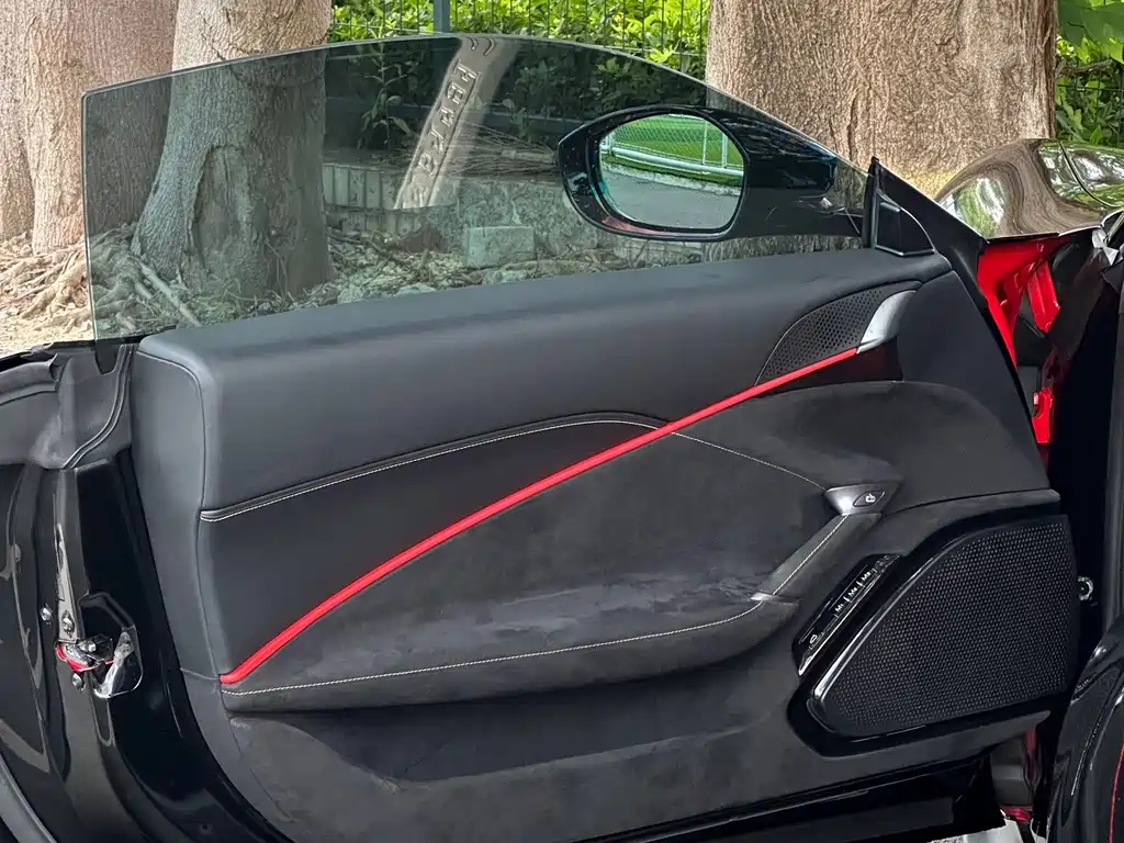 Roma 2020 3.9T V8 купить на сайте DeffCars