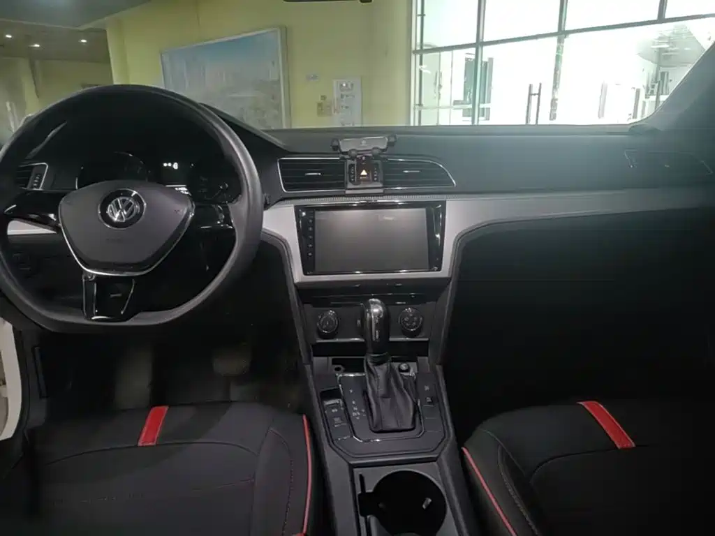 LAMANDO 2018 230TSI DSG Fashion Edition купить на сайте DeffCars