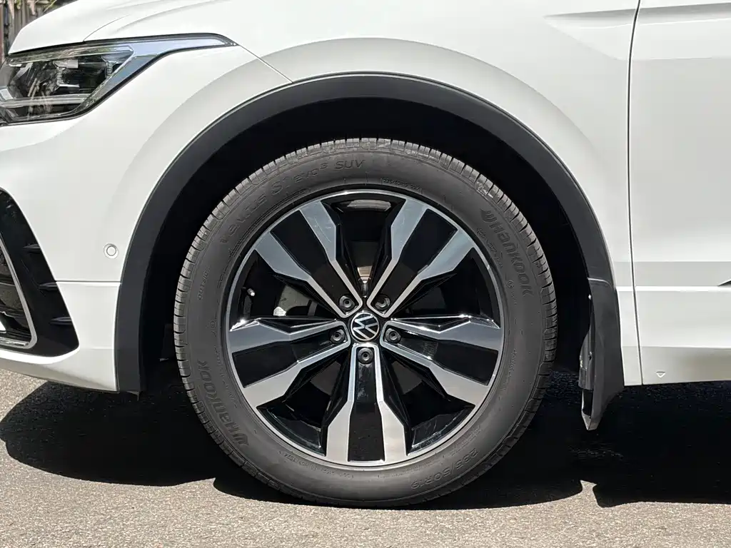 Tiguan L 2024 Outstanding Model 330TSI Automatic Two-wheel Drive R-Line Longyao Edition купить на сайте DeffCars