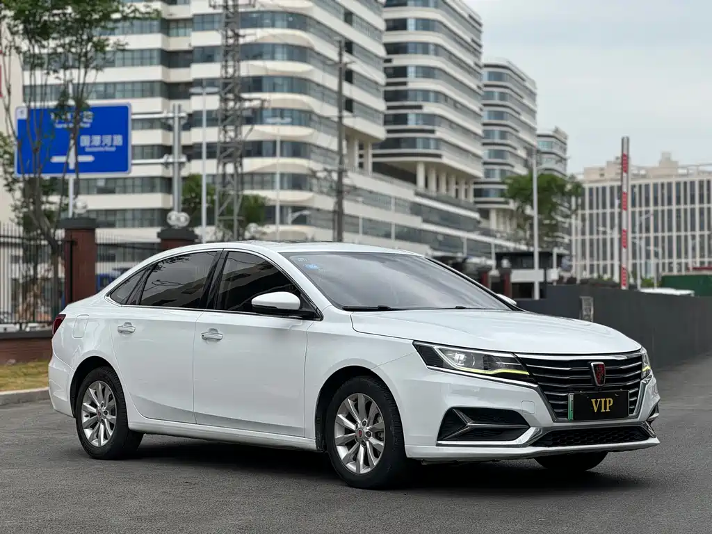 Roewe i6 New Energy 2017 45T Hybrid Internet Smart Edition купить на сайте DeffCars