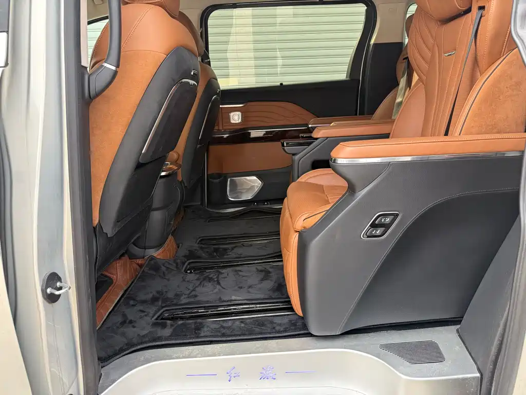 Hongqi HQ9 2023 2.0T Zhilian Qiling Edition купить на сайте DeffCars