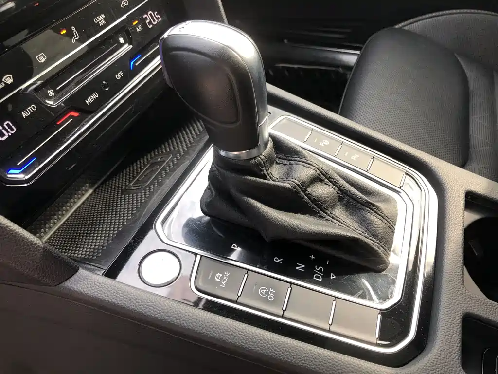 FAW-Volkswagen CC 2021 380TSI eye-catching version купить на сайте DeffCars