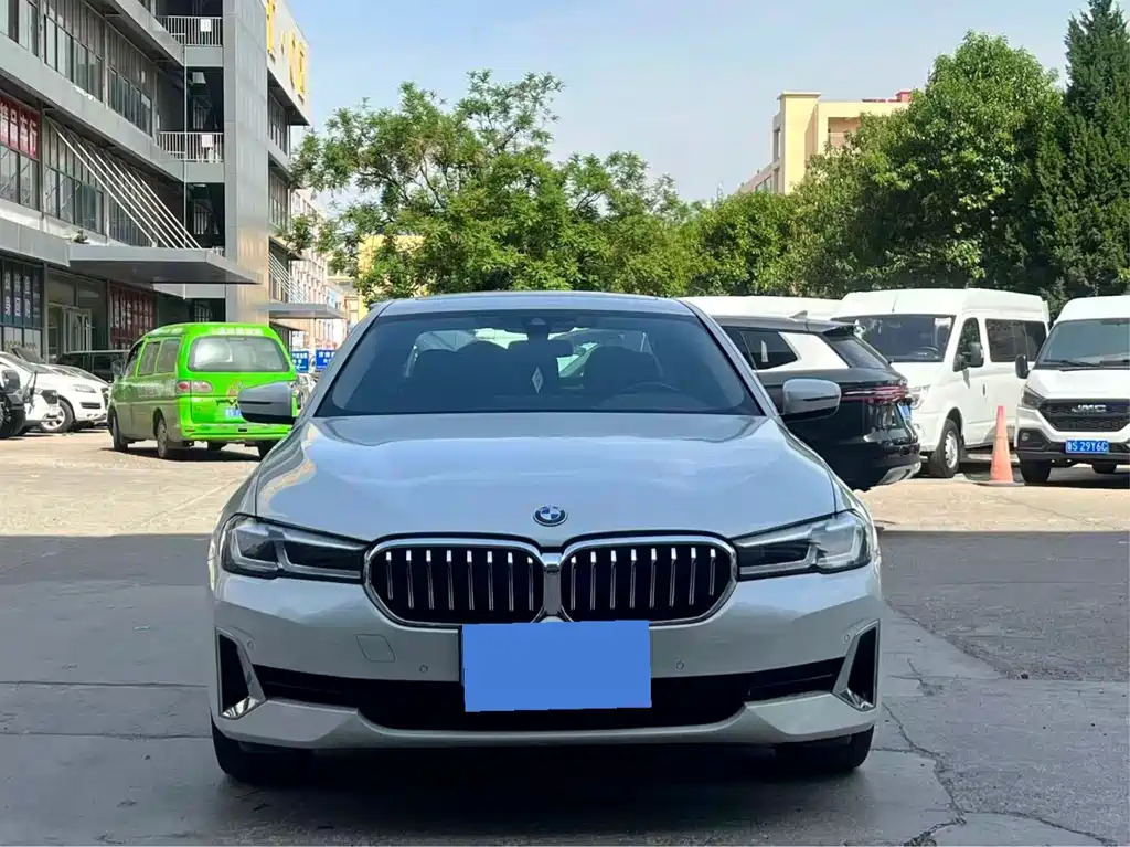 BMW 5 Series 2022 525Li Luxury Package купить на сайте DeffCars