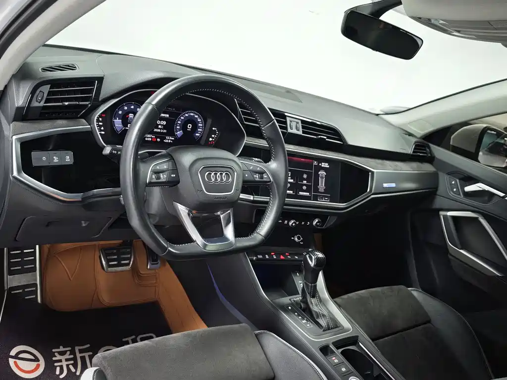 Audi Q3 2021 40 TFSI Fashionable and Dynamic купить на сайте DeffCars