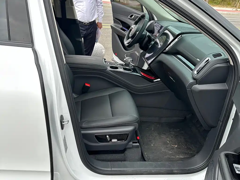 Hongqi HS3 PHEV 2025 117km Jinwei Edition купить на сайте DeffCars