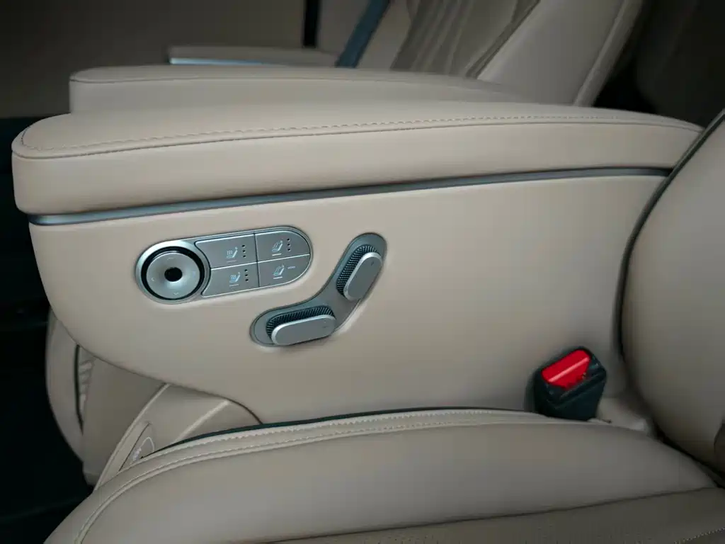 Xpeng X9 2024 640 four-wheel drive high performance Max купить на сайте DeffCars