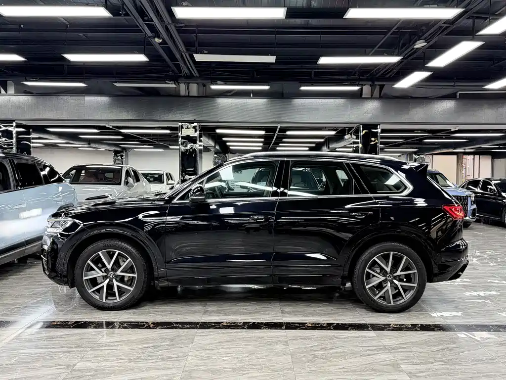 Touareg 2021 3.0TSI Ruixiang Edition Classic Sports Package купить на сайте DeffCars