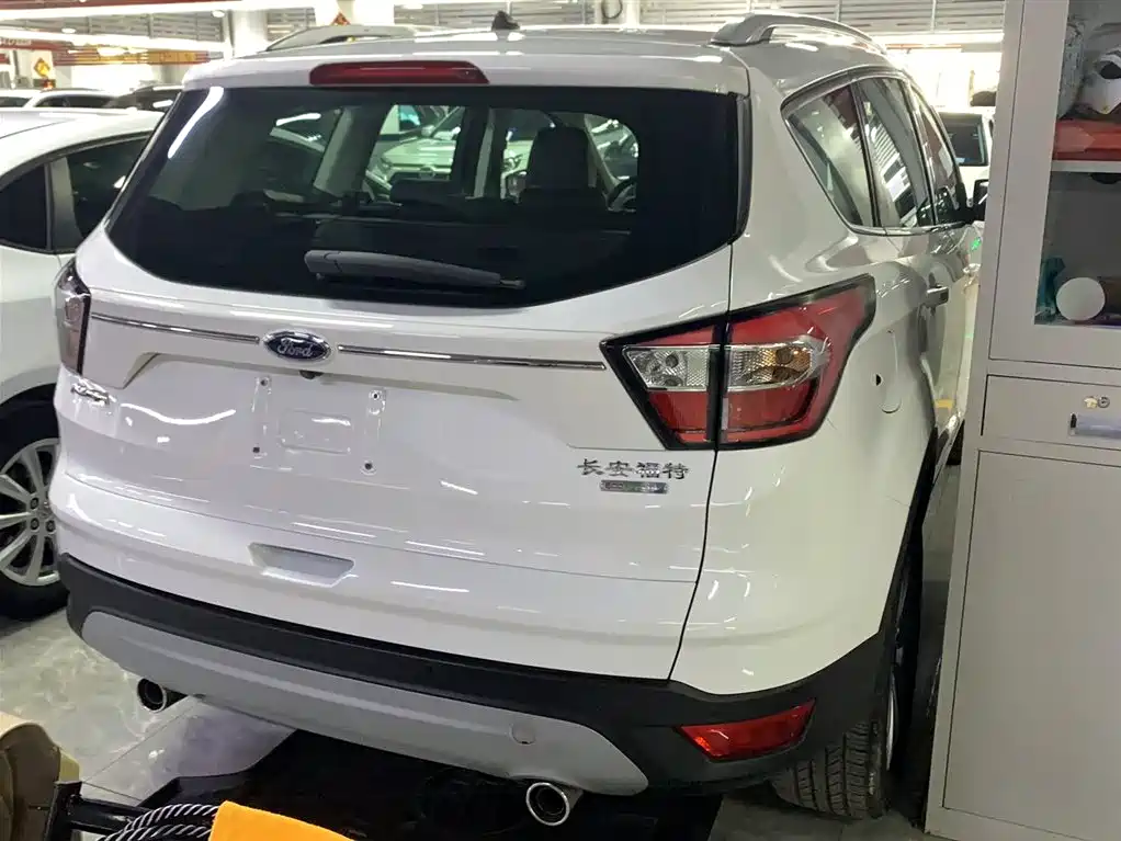 Escape 2018 EcoBoost 180 two-wheel drive luxury wing купить на сайте DeffCars