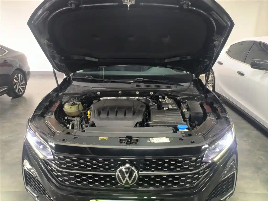Passat 2023 330TSI Starry Sky Elite Edition купить на сайте DeffCars