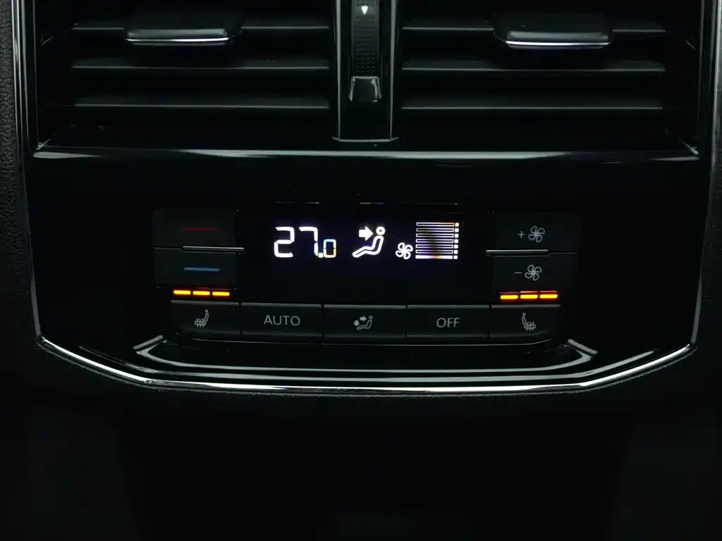 Touron 2019 330TSI 2WD Deluxe Edition National VI купить на сайте DeffCars