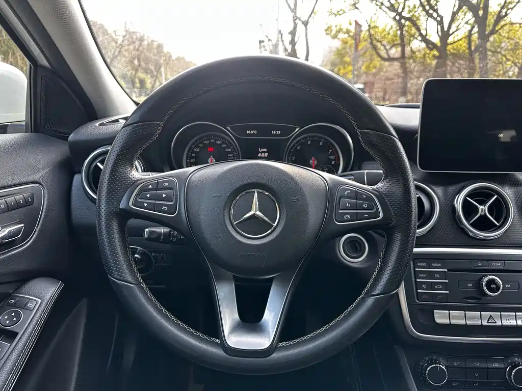 Mercedes-Benz GLA 2018 GLA 200 Dynamic купить на сайте DeffCars