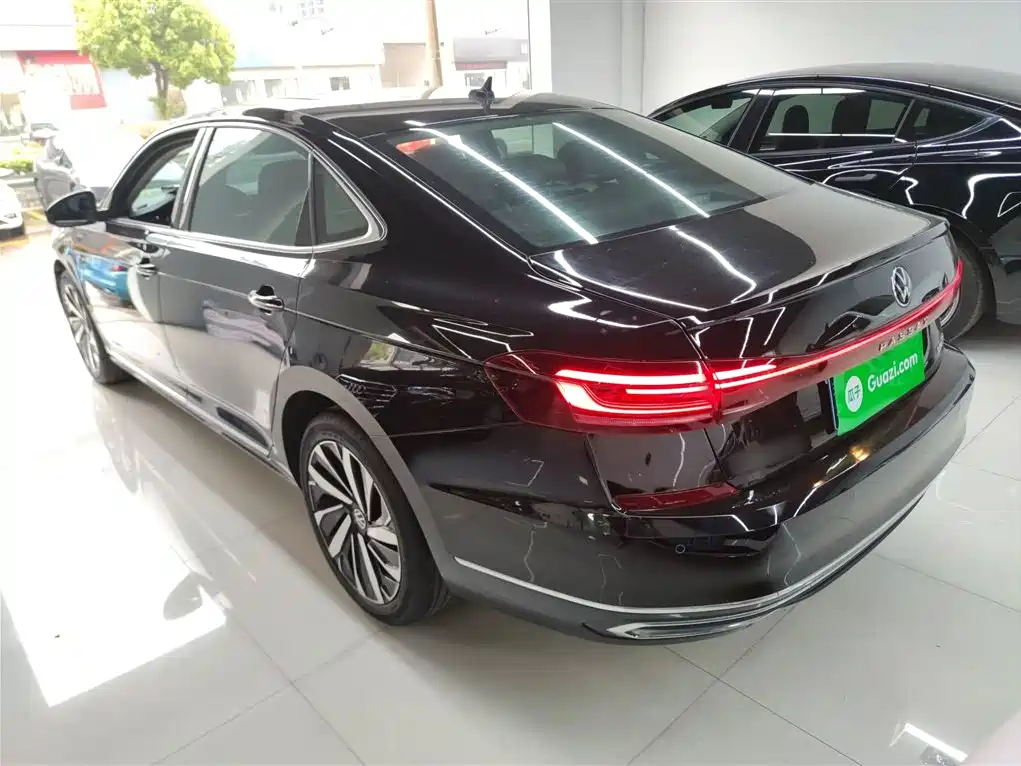 Passat 2022 330TSI Deluxe Edition купить на сайте DeffCars