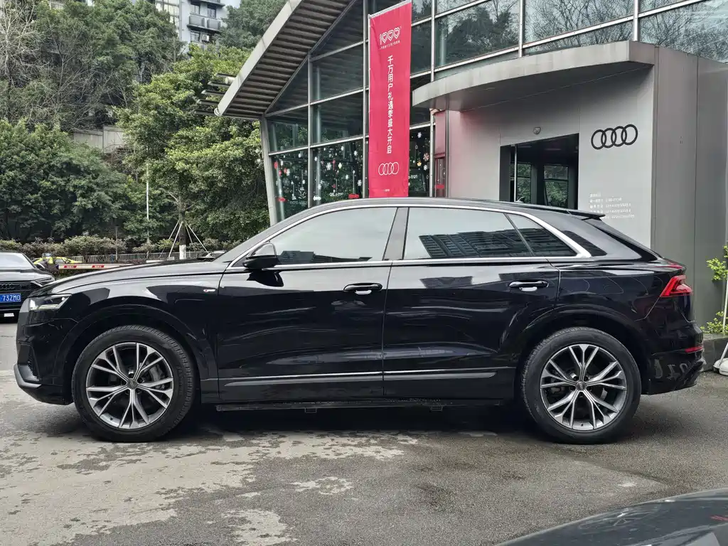 Audi Q8 2019 55 TFSI luxury and dynamic model купить на сайте DeffCars