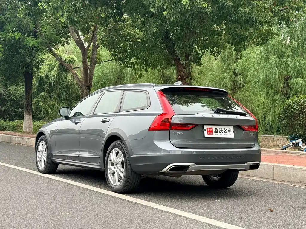 Volvo V90 2019 Cross Country T5 AWD Zhiyuan Edition National V купить на сайте DeffCars