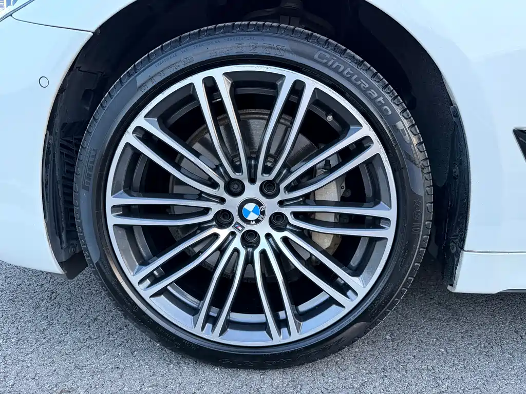 BMW 5 Series 2018 530Li Exclusive M Sports Package купить на сайте DeffCars