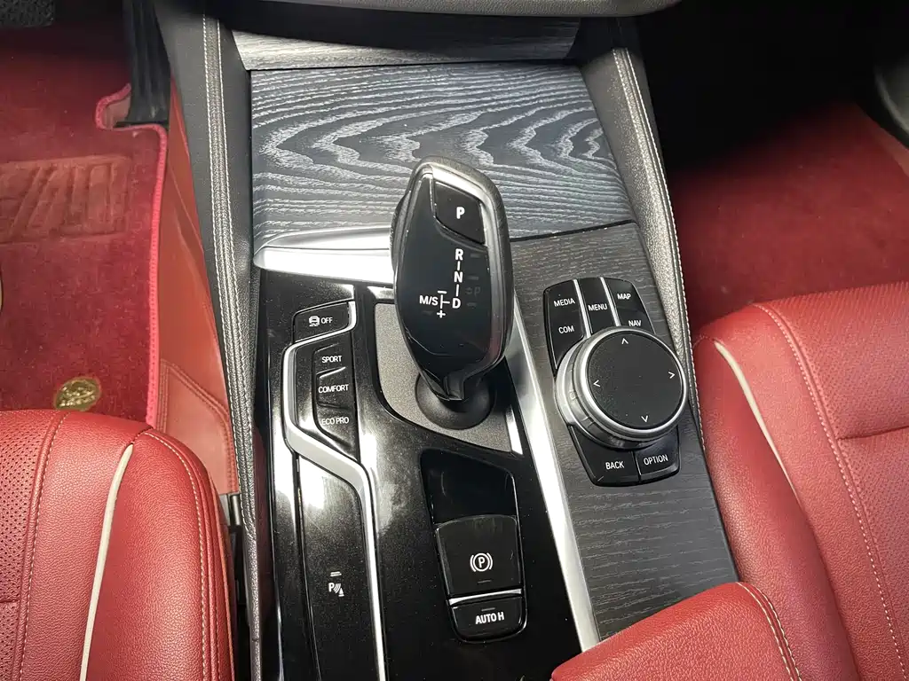 BMW 5 Series 2021 530Li Leading M Sports Package купить на сайте DeffCars