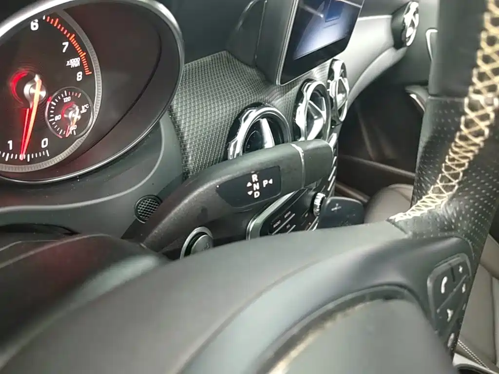 Mercedes-Benz GLA 2018 GLA 200 Fashion Model купить на сайте DeffCars