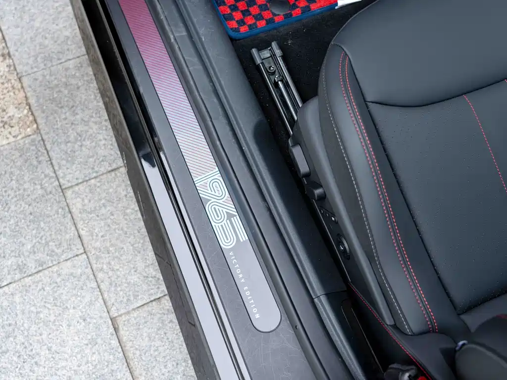 Electric MINI JCW 2025 Monte Carlo Nights 60th Anniversary Edition купить на сайте DeffCars