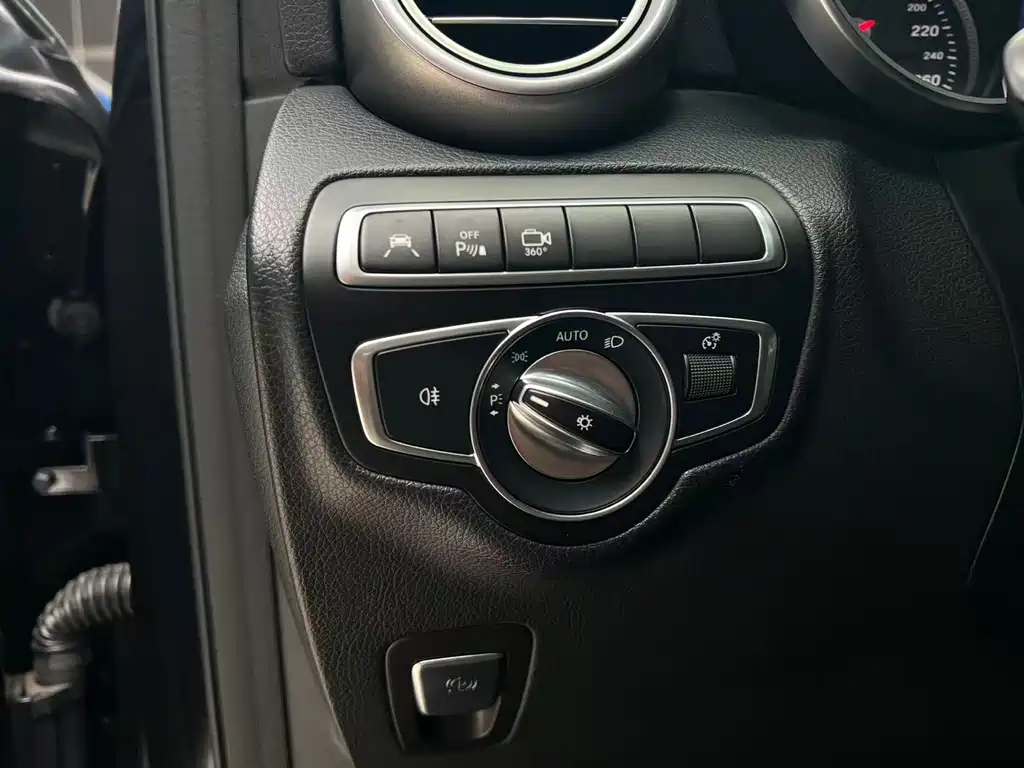 Mercedes-Benz GLC 2019 facelift GLC 260 L 4MATIC luxury model купить на сайте DeffCars