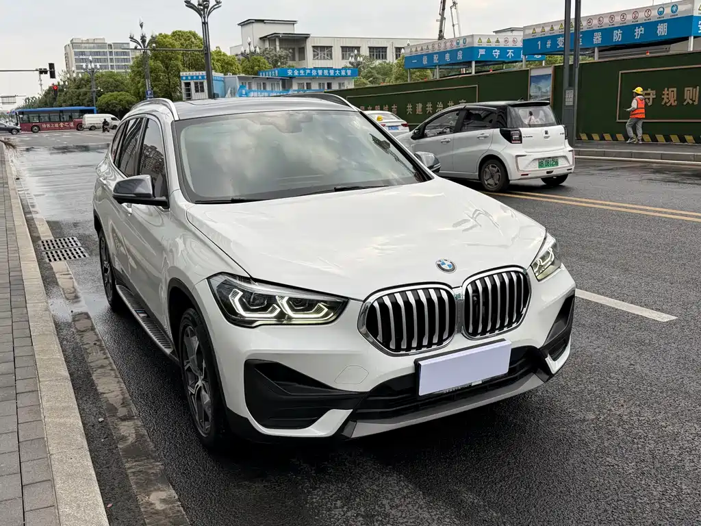 BMW X1 2021 facelift sDrive25Li leading model купить на сайте DeffCars