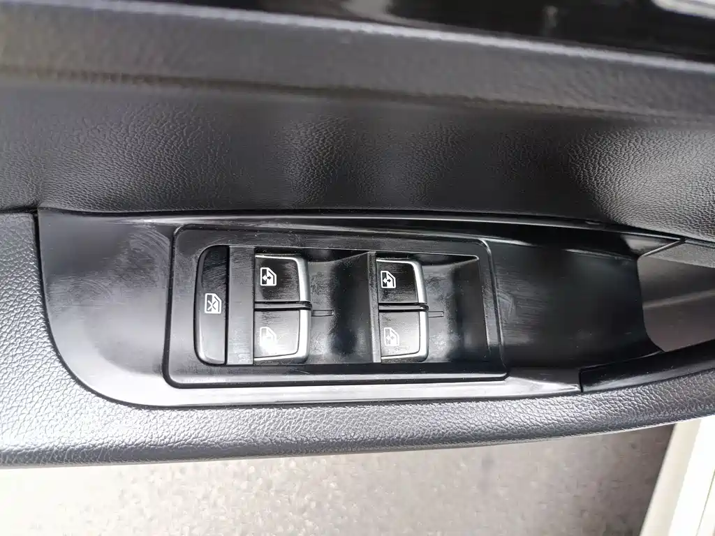Zotye Z500 2016 1.5T manual premium model купить на сайте DeffCars