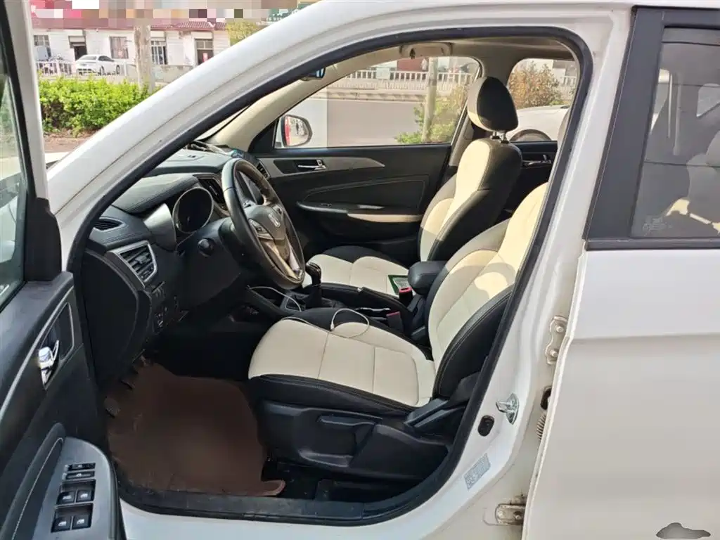 Changan CS35 2017 1.6L manual luxury model купить на сайте DeffCars