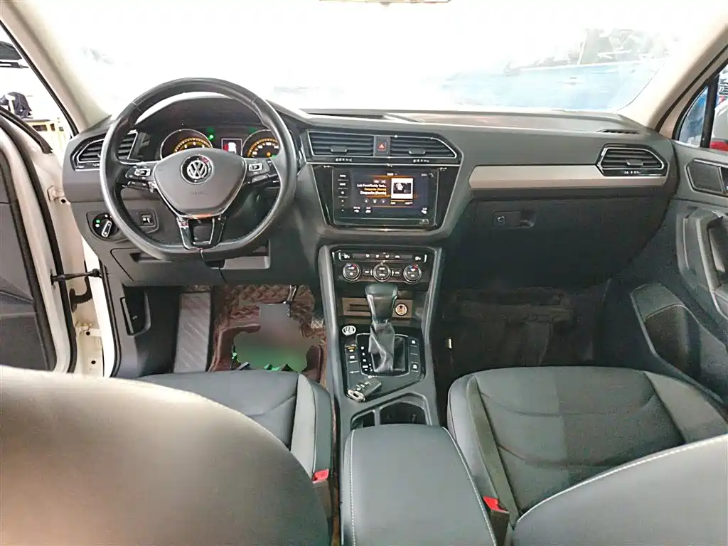 Tiguan L 2019 facelift 330TSI automatic two-wheel drive panoramic comfort version National VI купить на сайте DeffCars