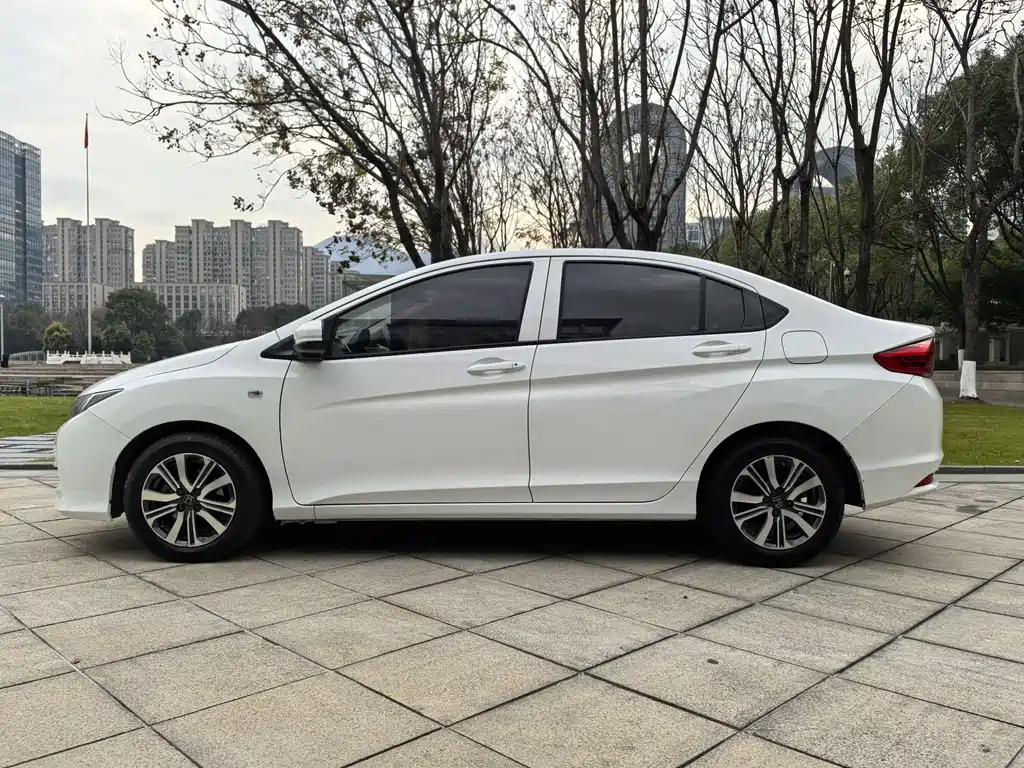 Fengfan 2018 1.5L CVT Comfort Edition купить на сайте DeffCars