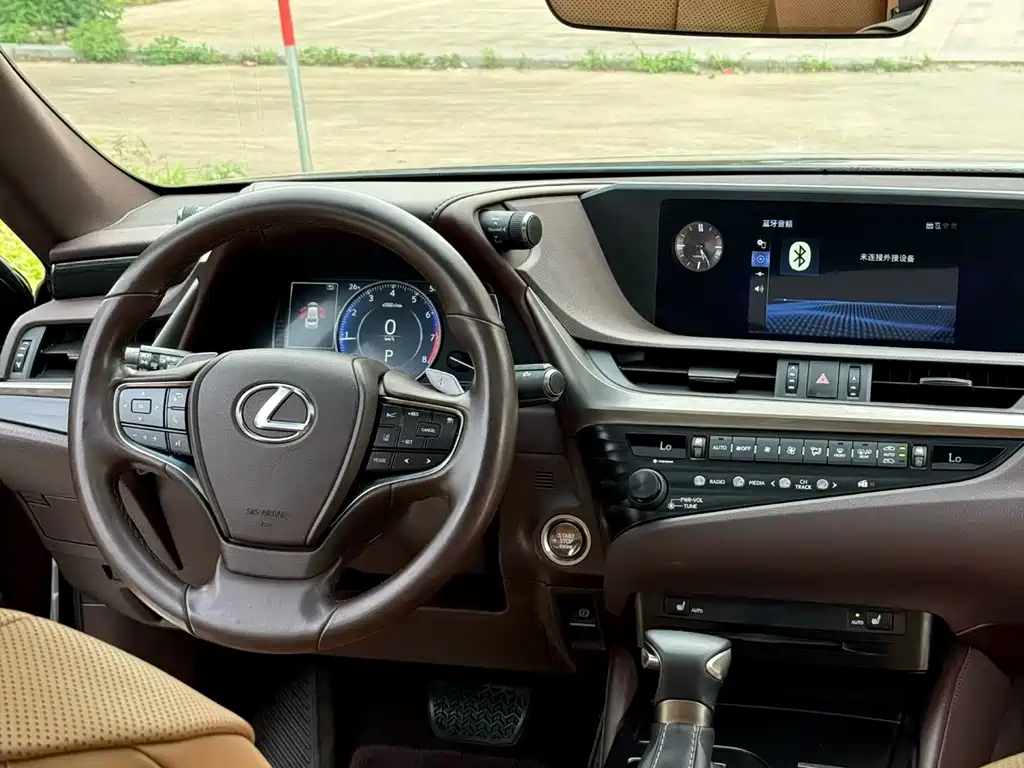 Lexus ES 2020 200 Excellence Edition купить на сайте DeffCars