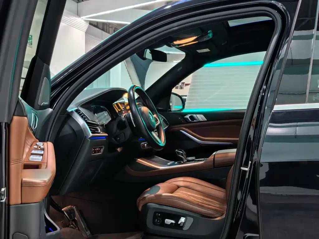 BMW X7 2021 facelift xDrive40i exclusive M sports package купить на сайте DeffCars