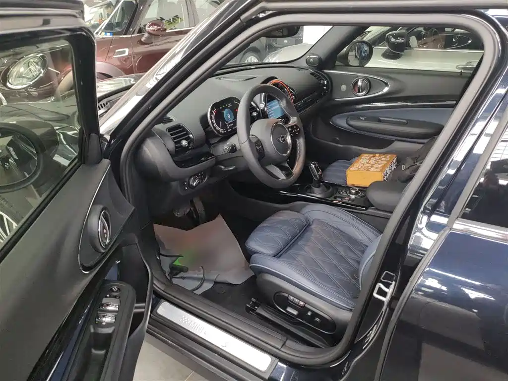 MINI CLUBMAN 2023 facelift 2.0T COOPER S Connoisseur купить на сайте DeffCars