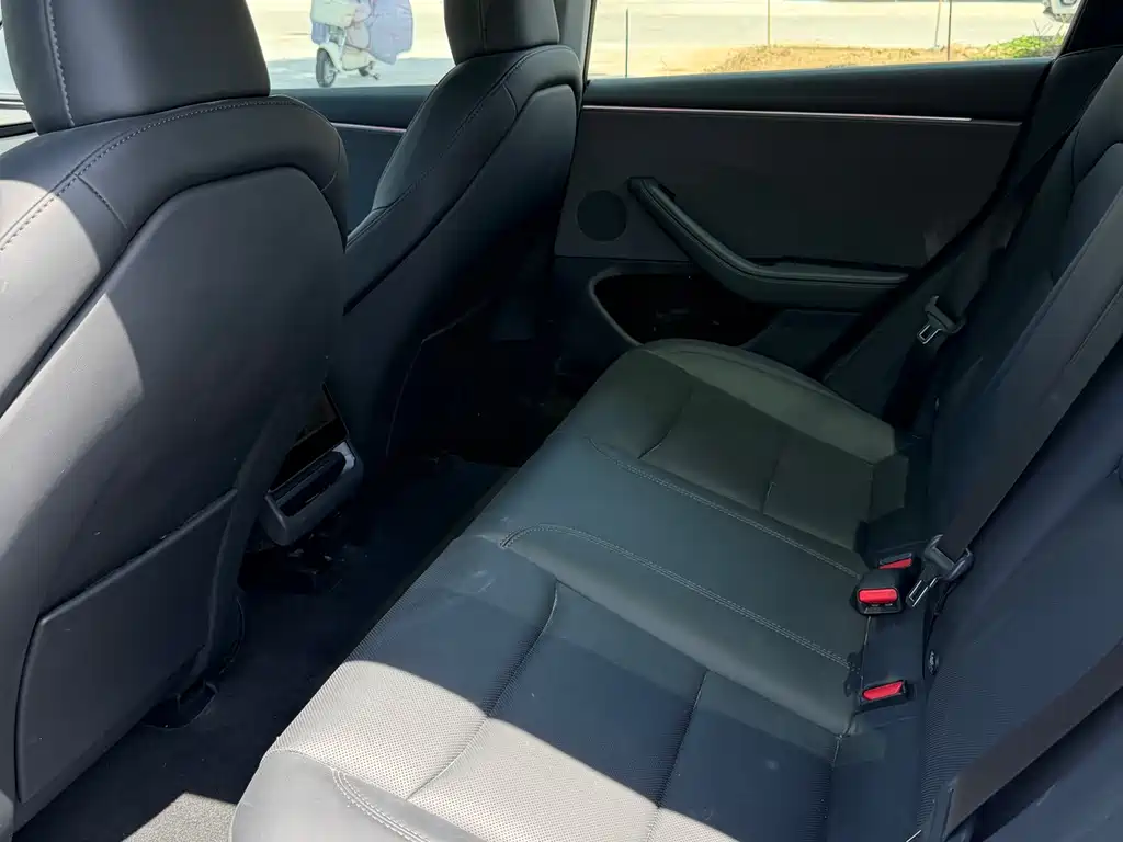 Model 3 2025 rear-wheel drive version купить на сайте DeffCars