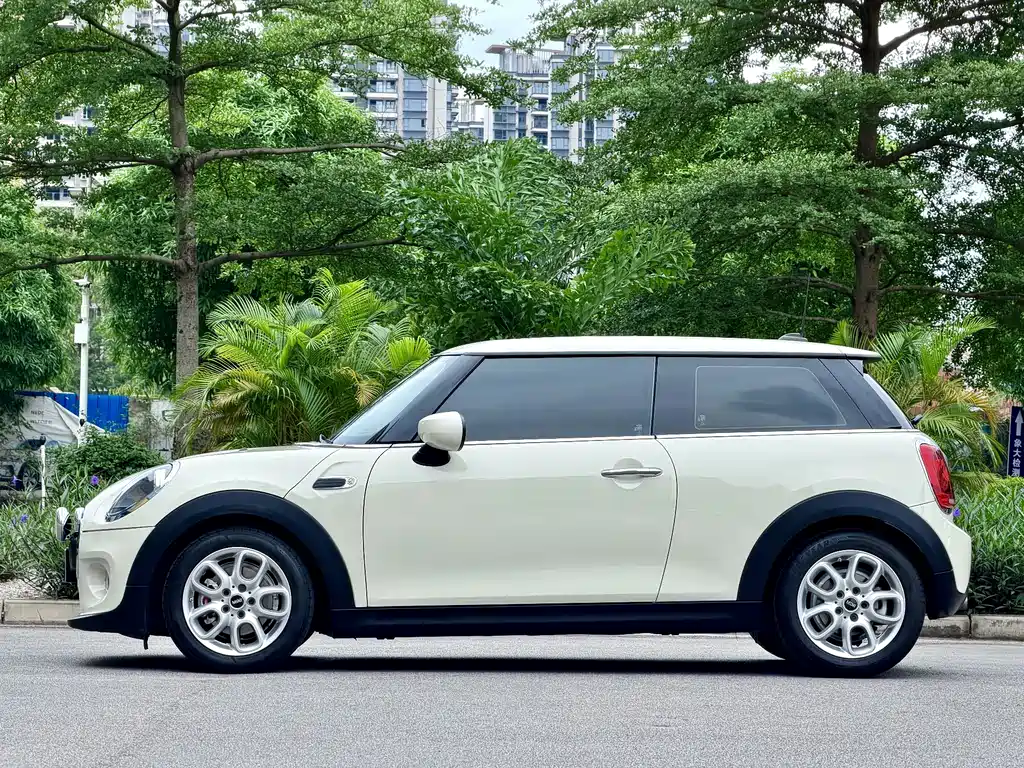MINI 2019 1.5T ONE PLUS купить на сайте DeffCars