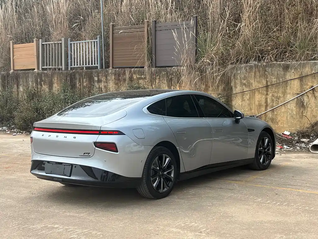 Xpeng P7 2022 480E купить на сайте DeffCars