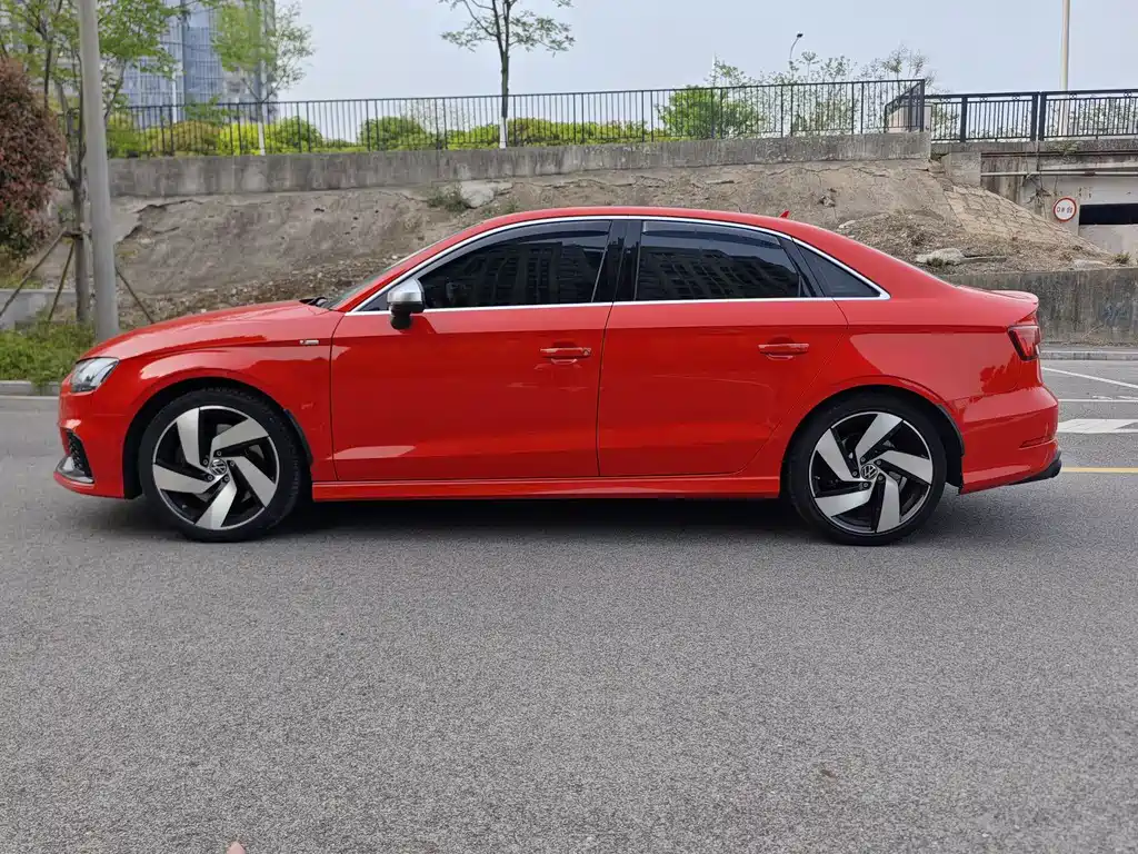 Audi S3 2017 S3 2.0T Limousine купить на сайте DeffCars