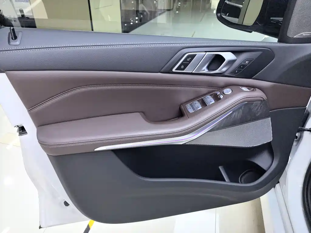 BMW X5 2022 xDrive 30Li M Sports Package купить на сайте DeffCars