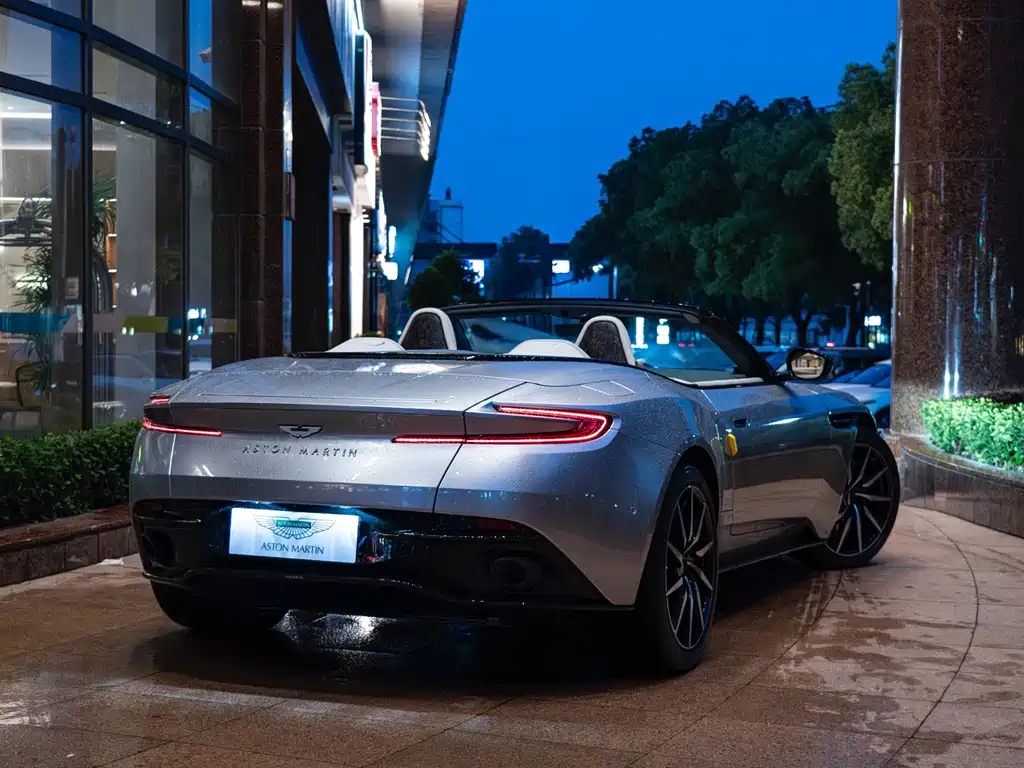 Astonmartin DB11 2023 4.0T V8 Volante купить на сайте DeffCars