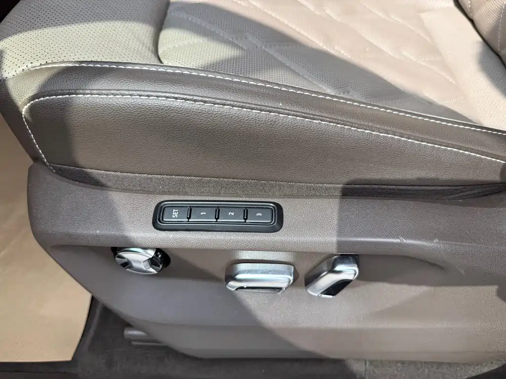 Weiran 2022 380TSI Premium Edition купить на сайте DeffCars