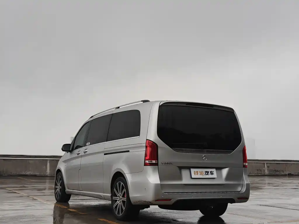 Mercedes-Benz V-Class 2022 V 260 L Long Wheelbase Luxury Edition купить на сайте DeffCars