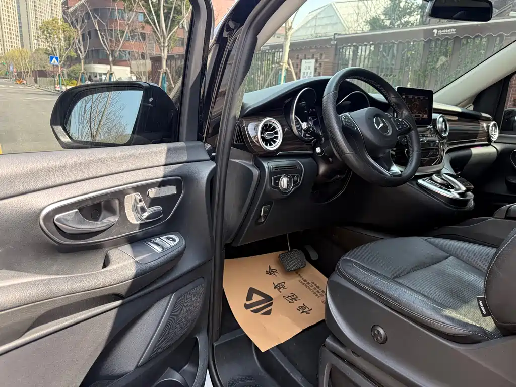 Mercedes-Benz V-Class 2018 V 260 Pilot Edition National VI купить на сайте DeffCars