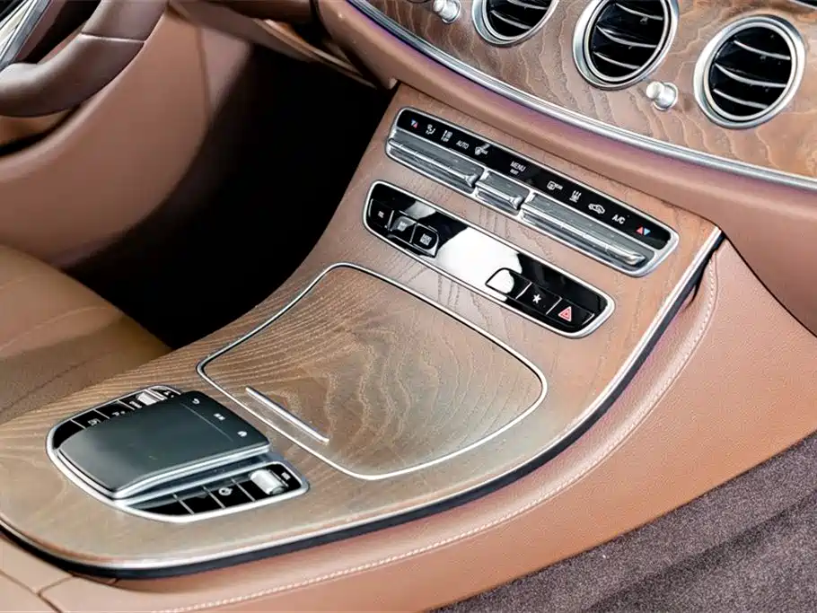 Mercedes-Benz E-Class New Energy 2022 E 350 e L plug-in hybrid sedan купить на сайте DeffCars