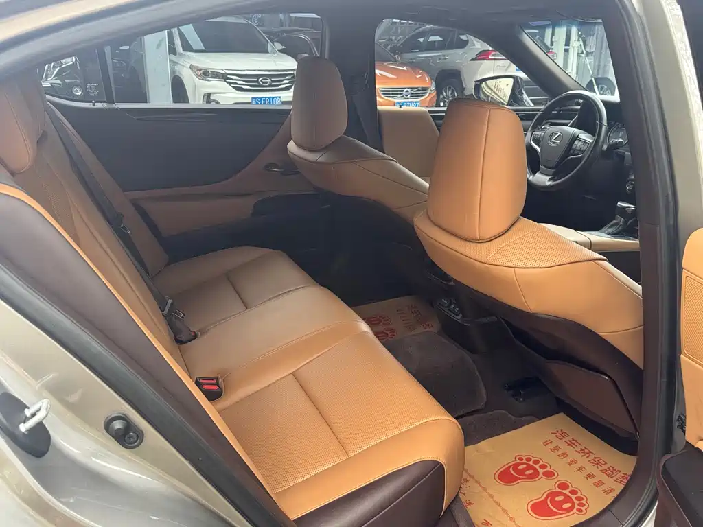 Lexus ES 2020 200 Excellence Edition купить на сайте DeffCars