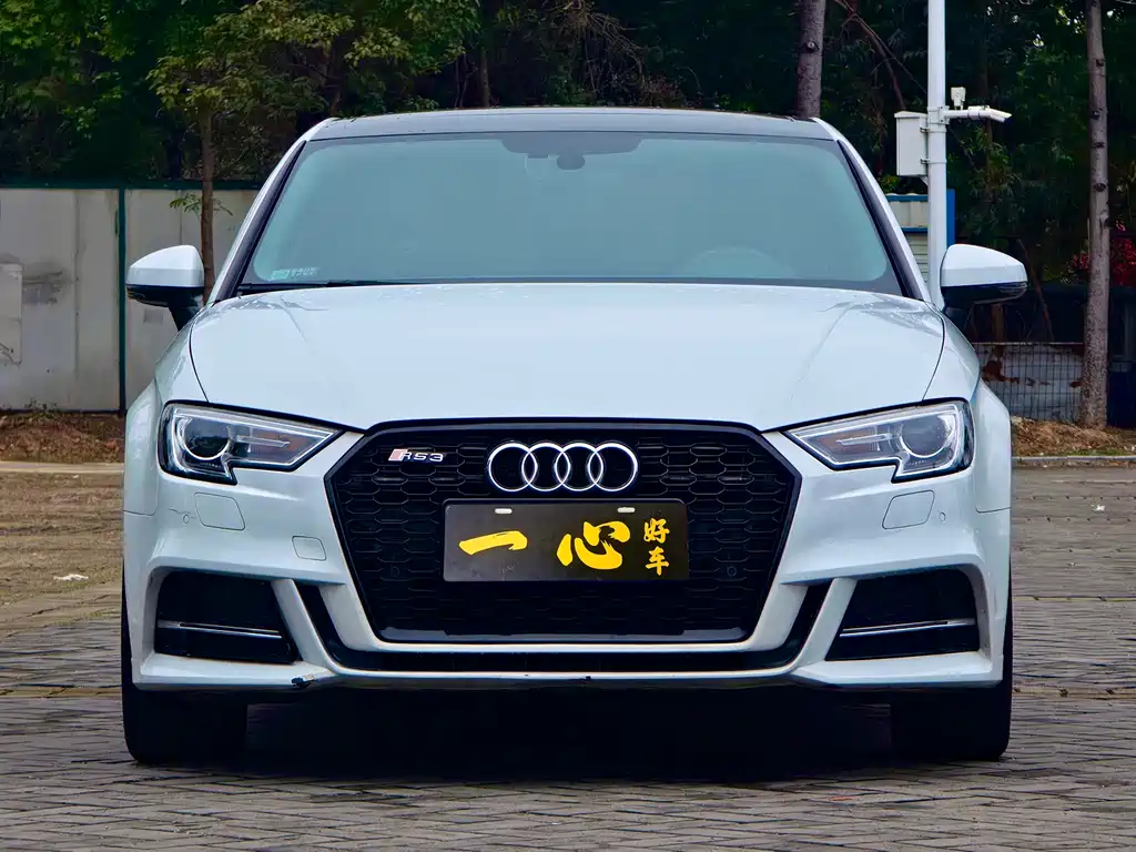 Audi A3 2018 30th Anniversary Model Limousine 35 TFSI Fashion Model купить на сайте DeffCars
