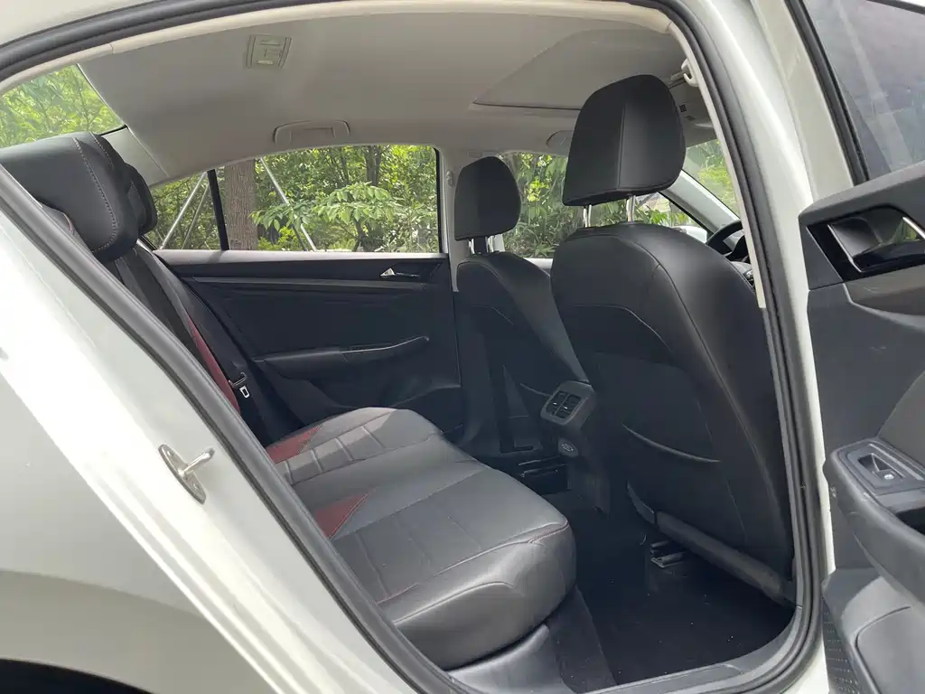 Bora 2021 1.5L automatic fashion smart connected version купить на сайте DeffCars
