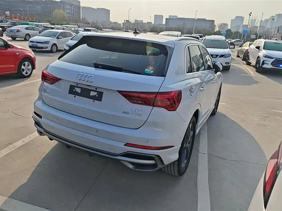 Audi Q3 2021 35 TFSI Fashionable and Dynamic купить на сайте DeffCars